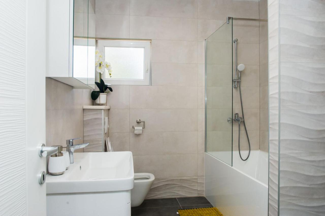 Apartment Lux Elba Kastela Exterior photo