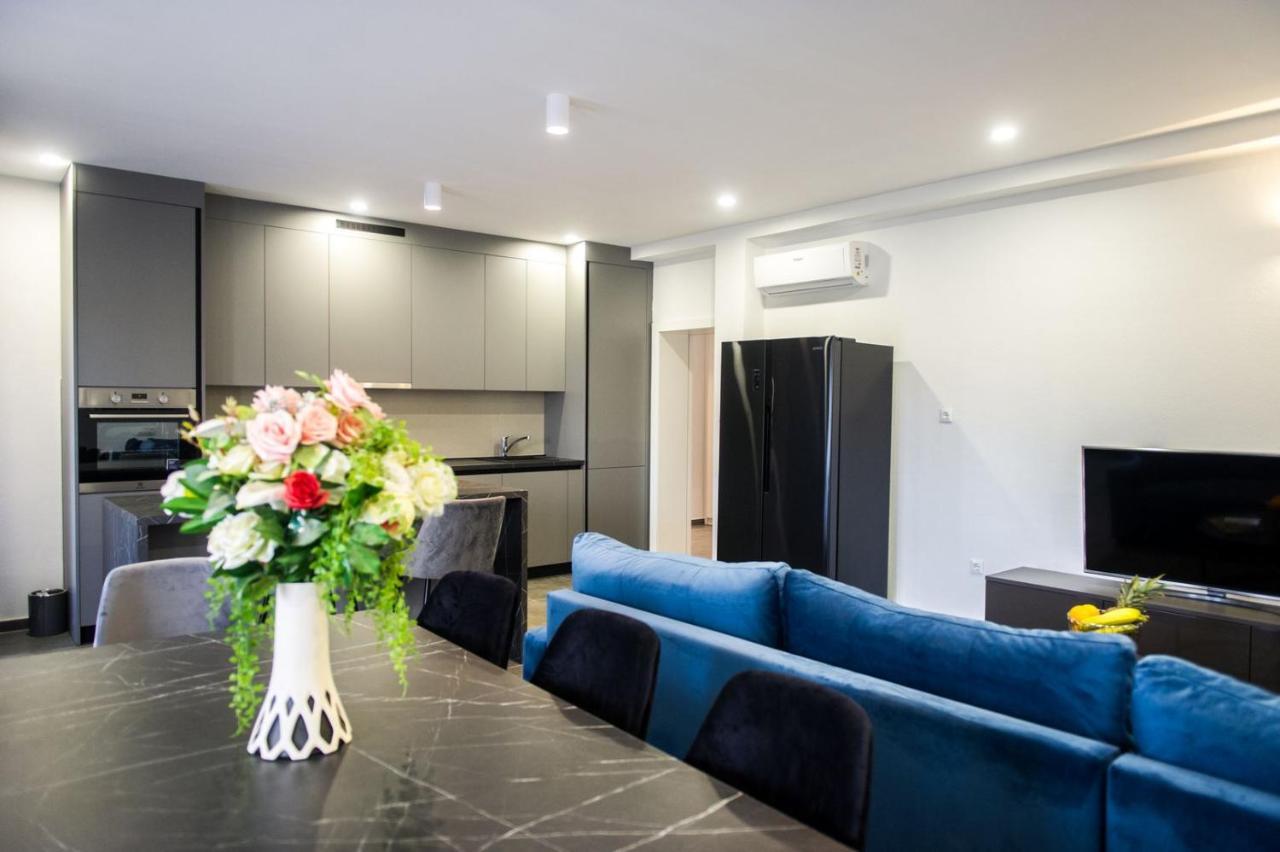 Apartment Lux Elba Kastela Exterior photo