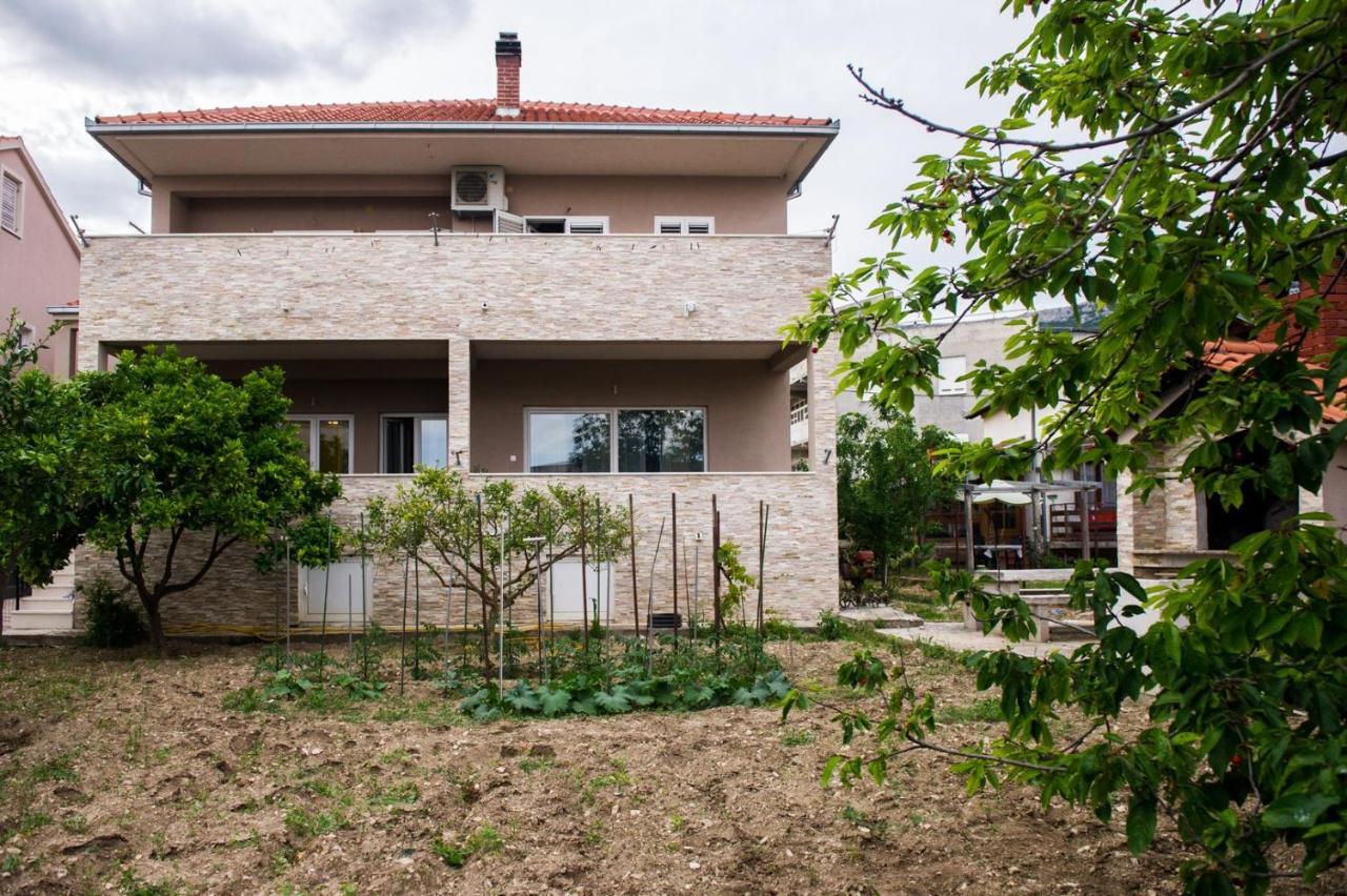 Apartment Lux Elba Kastela Exterior photo