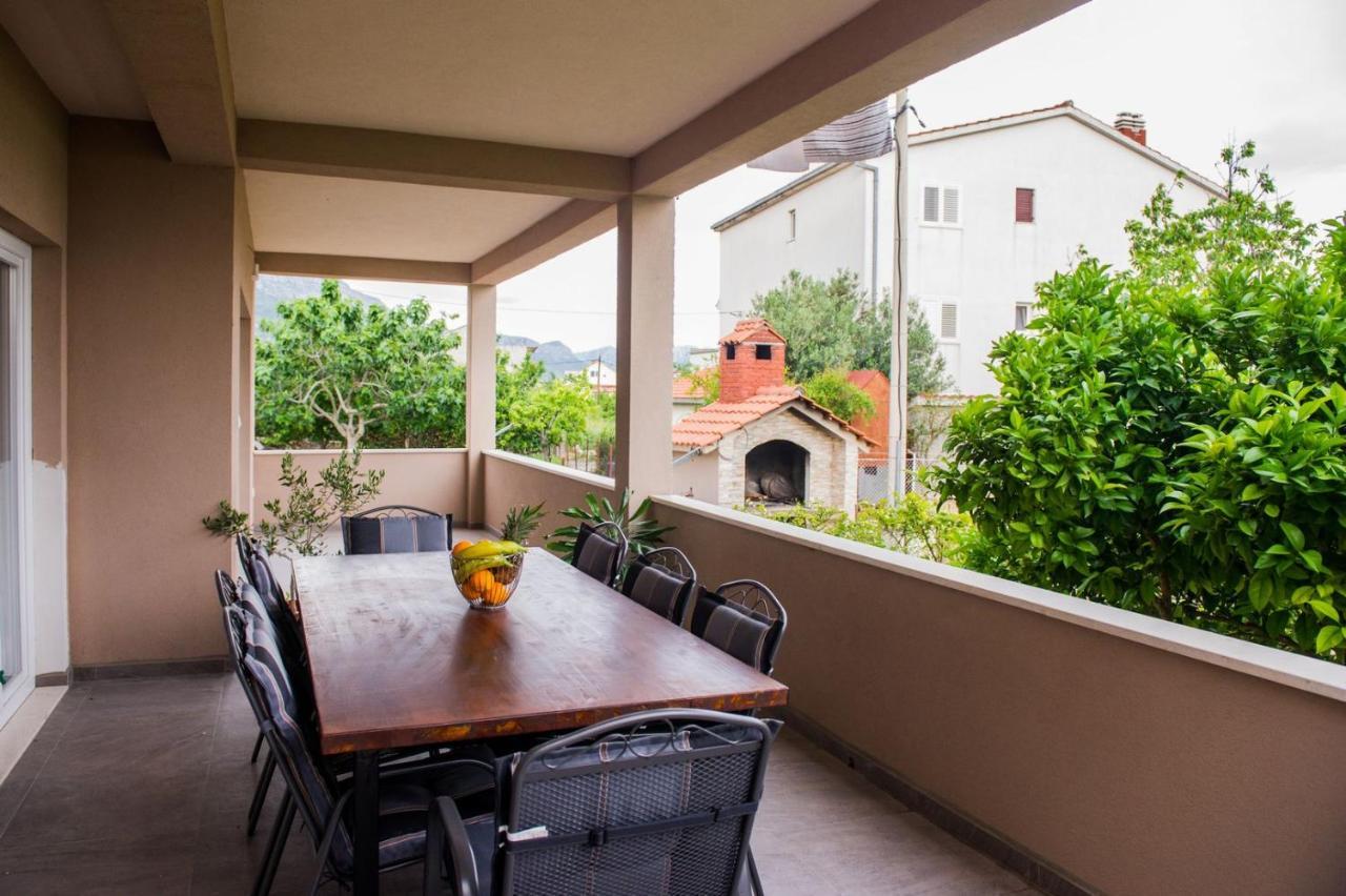 Apartment Lux Elba Kastela Exterior photo