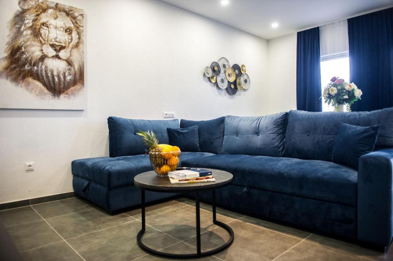Apartment Lux Elba Kastela Exterior photo